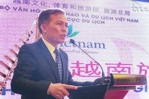 Phó Tổng cục trưởng TCDL Ngô Hoài Chung phát biểu tại roadshow TP. Nam Ninh. Ảnh: TITC